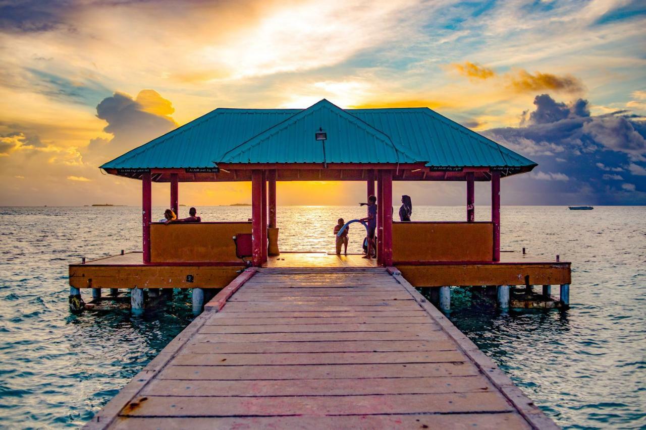 Perla Dhangethi Luaran gambar
