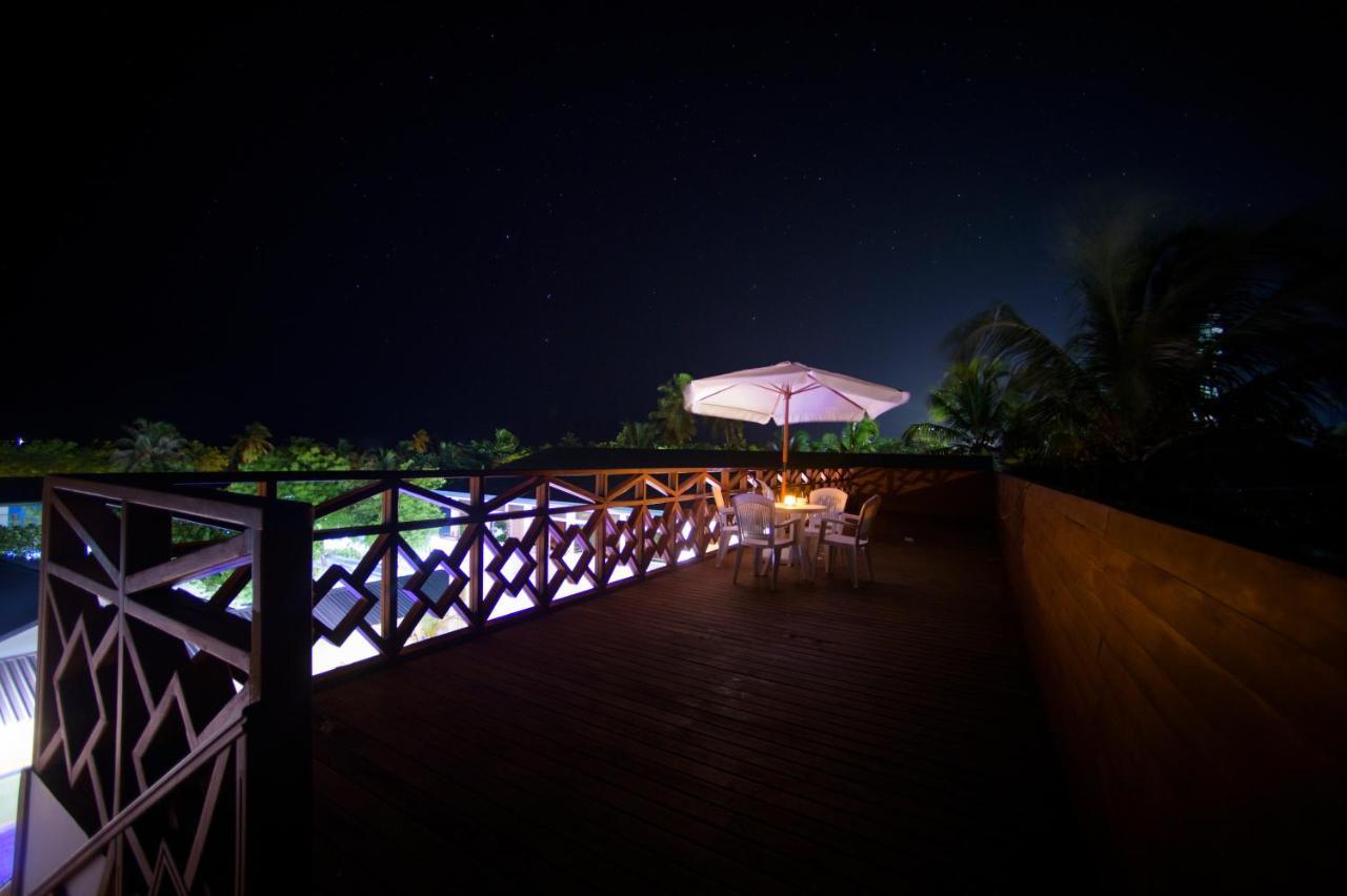 Perla Dhangethi Luaran gambar