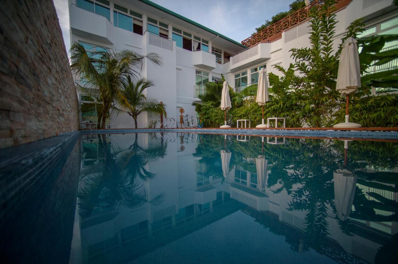 Perla Dhangethi Luaran gambar